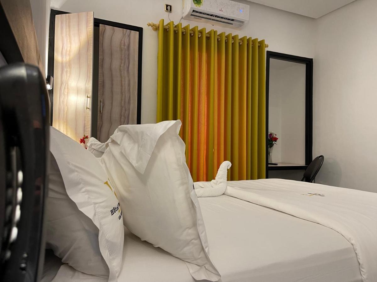 Hotel Vendome Дуала Экстерьер фото