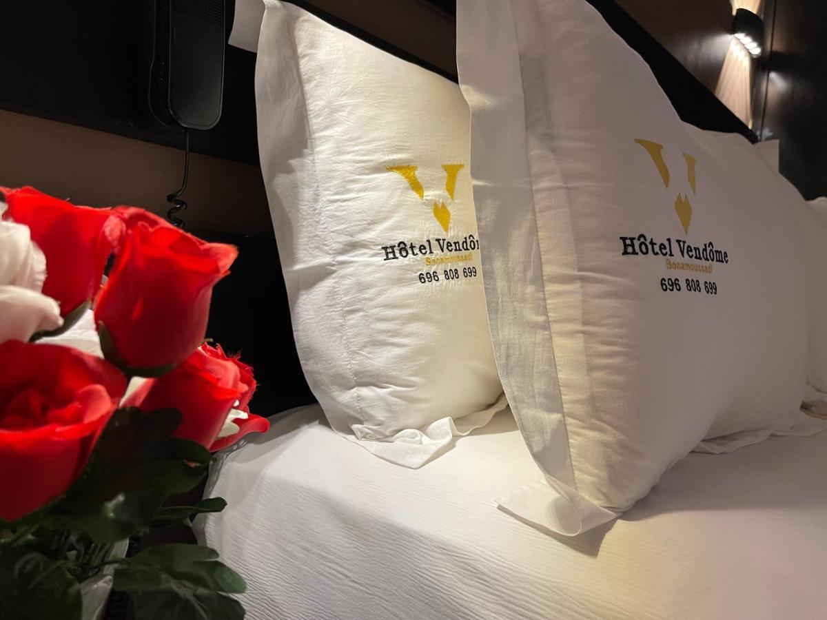 Hotel Vendome Дуала Экстерьер фото